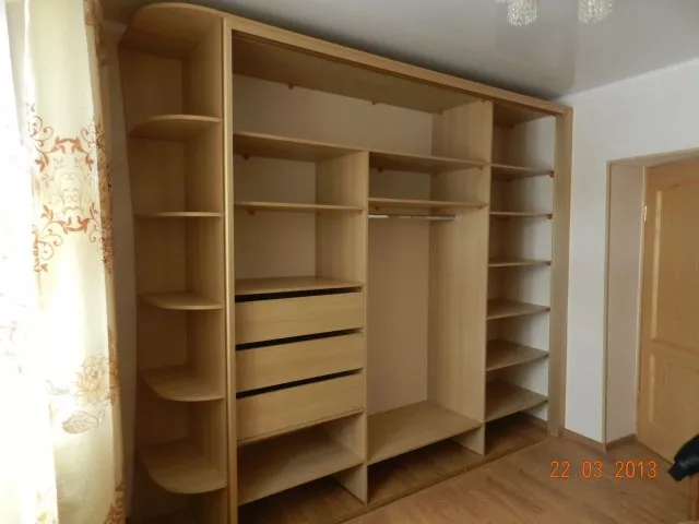 Стеллажи для гостинной